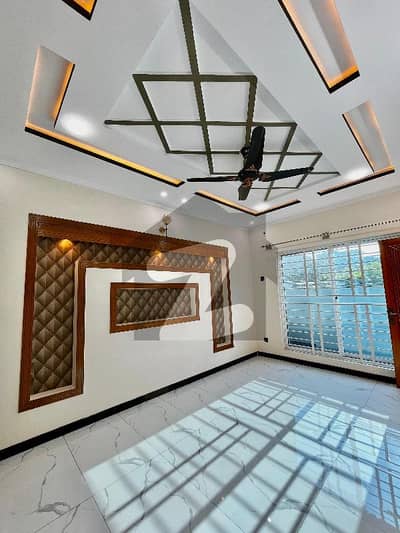 جناح گارڈنز ایف ای سی ایچ ایس,اسلام آباد میں 4 کمروں کا 8 مرلہ مکان 3.35 کروڑ میں برائے فروخت۔