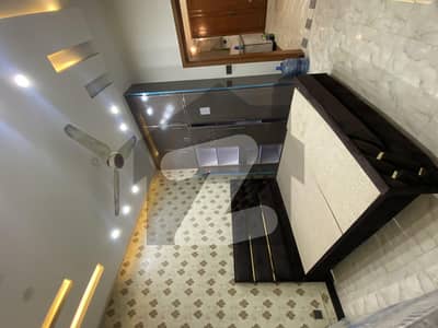 گلریز ہاؤسنگ سکیم راولپنڈی میں 2 کمروں کا 5 مرلہ مکان 45.0 ہزار میں کرایہ پر دستیاب ہے۔