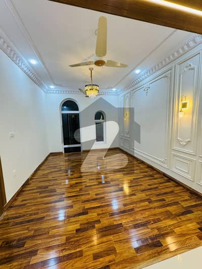 گلبرگ ریزیڈنشیا گلبرگ,اسلام آباد میں 5 کمروں کا 7 مرلہ مکان 4.25 کروڑ میں برائے فروخت۔