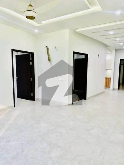 بحریہ ٹاؤن فیز 8 بحریہ ٹاؤن راولپنڈی,راولپنڈی میں 2 کمروں کا 4 مرلہ فلیٹ 38.0 ہزار میں کرایہ پر دستیاب ہے۔