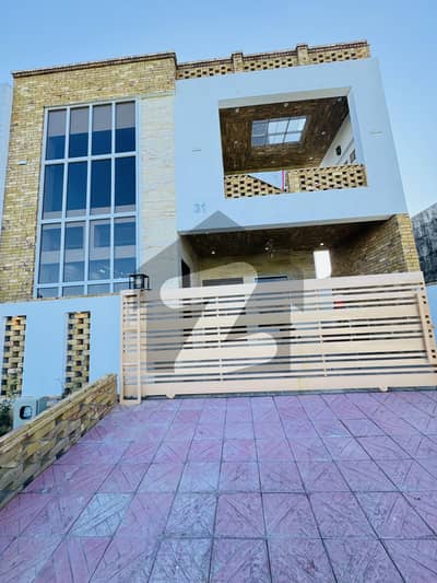 گلبرگ ریزیڈنشیا - بلاک آئ گلبرگ ریزیڈنشیا,گلبرگ,اسلام آباد میں 5 کمروں کا 7 مرلہ مکان 4.25 کروڑ میں برائے فروخت۔