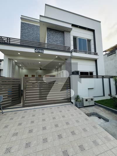 گلبرگ ریزیڈنشیا گلبرگ,اسلام آباد میں 5 کمروں کا 7 مرلہ مکان 5.5 کروڑ میں برائے فروخت۔