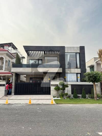 10 Marla Full House Available For Rent