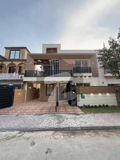 1 kanal full house available for rent