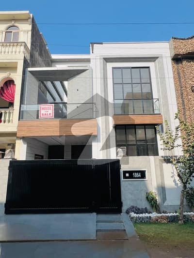 5 Marla Brand New House For Sale Direct Meeting With Owner In Parkview City Lahore