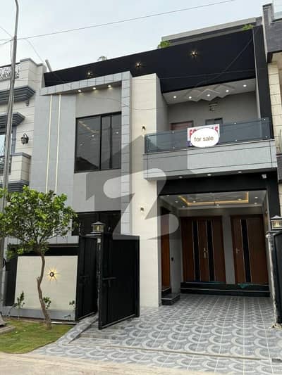 پارک ویو سٹی ۔ تولپ ایکسٹینشن بلاک پارک ویو سٹی,لاہور میں 4 کمروں کا 5 مرلہ مکان 2.2 کروڑ میں برائے فروخت۔