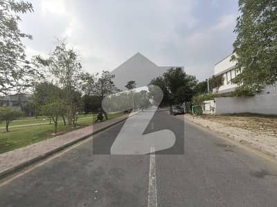 1 Kanal Facing Park Plot No 688 For Sale in Overseas A Block Bahria Town Lahore