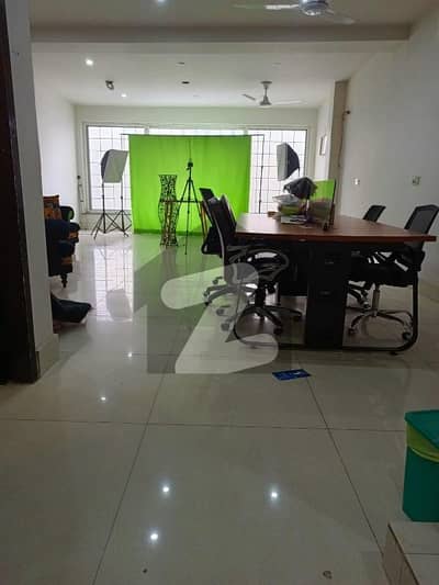 4 Marla Commercial Floor For Rent Paragon City