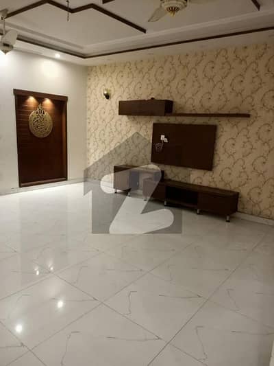 این ایف سی 1 لاہور میں 2 کمروں کا 10 مرلہ بالائی پورشن 60.0 ہزار میں برائے فروخت۔