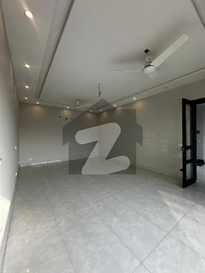 1 Kanal Upper Portion Available For Rent