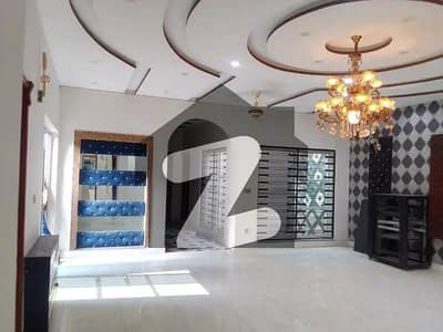 جوہر ٹاؤن فیز 2 جوہر ٹاؤن,لاہور میں 3 کمروں کا 1 کنال بالائی پورشن 1.5 لاکھ میں کرایہ پر دستیاب ہے۔