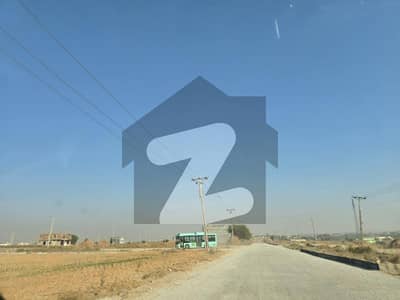 5 Marla level sunface and Corner plot of ideal location For sale