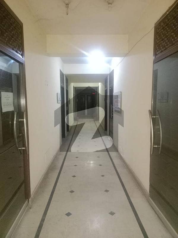 جی ۔ 13/1 جی ۔ 13,اسلام آباد میں 1 مرلہ Studio دفتر 1.2 کروڑ میں برائے فروخت۔ جی ۔ 13/1 جی ۔ 13,اسلام آباد میں 1 مرلہ Studio دفتر 1.2 کروڑ میں برائے فروخت۔