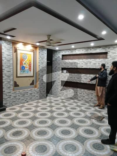 بحریہ ٹاؤن لاہور میں 5 کمروں کا 8 مرلہ مکان 2.55 کروڑ میں برائے فروخت۔ بحریہ ٹاؤن لاہور میں 5 کمروں کا 8 مرلہ مکان 2.55 کروڑ میں برائے فروخت۔