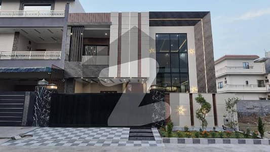 8 Marla Hot Location House Available For Rent In DHA 9 Town