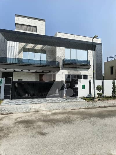 Cornar House Modern House