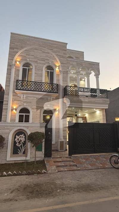 بحریہ ٹاؤن جناح بلاک بحریہ ٹاؤن سیکٹر ای,بحریہ ٹاؤن,لاہور میں 3 کمروں کا 5 مرلہ مکان 2.4 کروڑ میں برائے فروخت۔