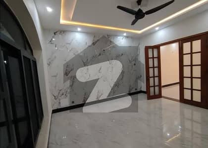 Brand New 8 Marla Full House 5 Bed Accommodation 2 American Kitchen 1 Servant Two Species TV Lounge Available For Rent In Bahria Enclave Sector