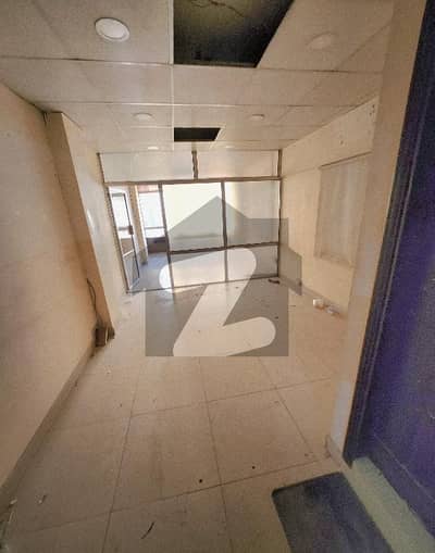 کلفٹن کراچی میں 3 مرلہ دفتر 70.0 ہزار میں کرایہ پر دستیاب ہے۔