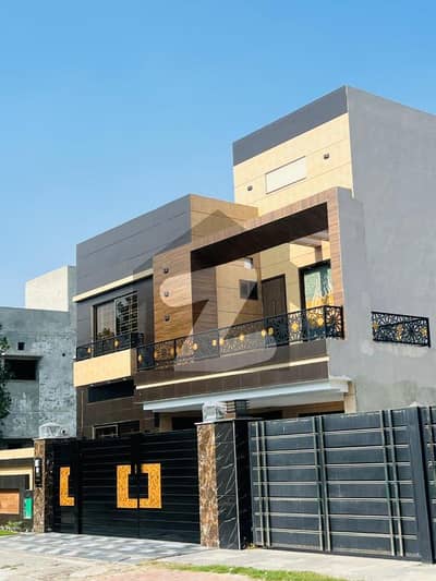 10 Marla Ultra-Modern House | Solid Construction | Ready To Move For Sale At Bahria Orchard Lahore