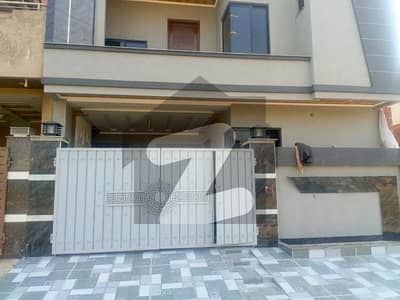 جوبلی ٹاؤن لاہور میں 5 کمروں کا 5 مرلہ مکان 2.55 کروڑ میں برائے فروخت۔