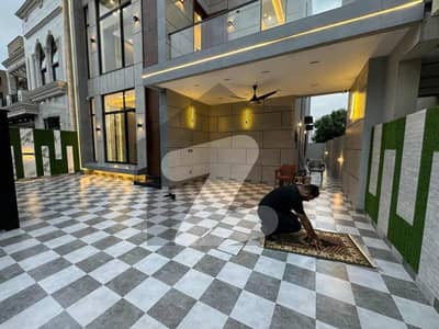 10 MARLA BEAUTIFUL HOUSE FOR SALE IN JASMINE BLOCK