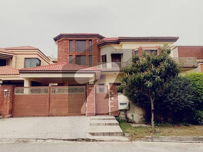 ڈی ایچ اے ڈیفینس فیز 1 ڈی ایچ اے ڈیفینس,اسلام آباد میں 9 کمروں کا 1 کنال مکان 7.75 کروڑ میں برائے فروخت۔