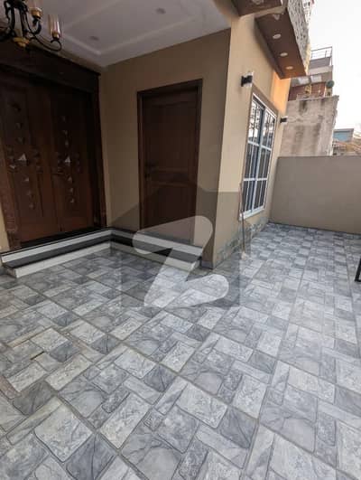 لیک سٹی رائیونڈ روڈ,لاہور میں 6 کمروں کا 7 مرلہ مکان 3.25 کروڑ میں برائے فروخت۔ لیک سٹی رائیونڈ روڈ,لاہور میں 6 کمروں کا 7 مرلہ مکان 3.25 کروڑ میں برائے فروخت۔