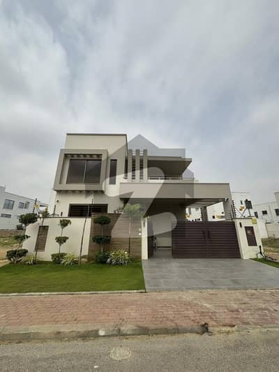 250 Sq Yd Ready To Move Villa In Precinct-1 0.5 Km From Main Entrance. A-One Construction Standard 5Bed Drawing Dining Lounge