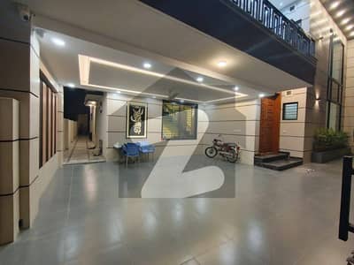 ڈی ایچ اے فیز 5 ڈیفنس (ڈی ایچ اے),لاہور میں 5 کمروں کا 1 کنال مکان 3.0 لاکھ میں کرایہ پر دستیاب ہے۔ ڈی ایچ اے فیز 5 ڈیفنس (ڈی ایچ اے),لاہور میں 5 کمروں کا 1 کنال مکان 3.0 لاکھ میں کرایہ پر دستیاب ہے۔