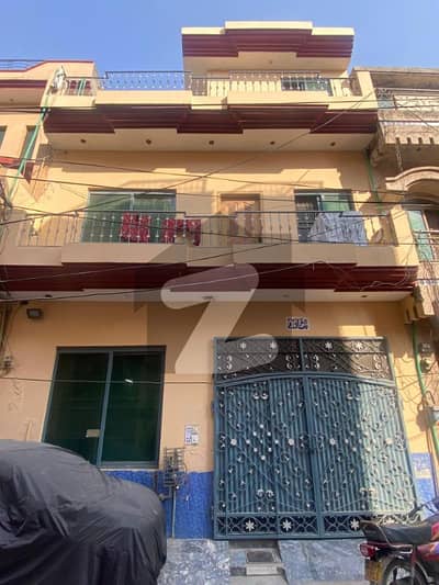 مرغزار آفیسرز کالونی لاہور میں 4 کمروں کا 5 مرلہ مکان 1.9 کروڑ میں برائے فروخت۔