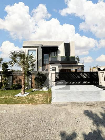 POOL+FURNISHED +HOT LOCATION NEAR DHA RAYA