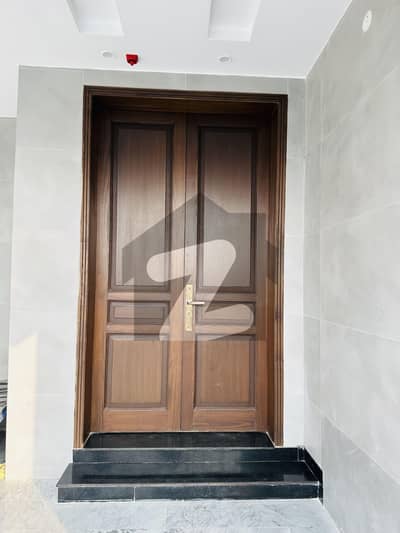 ڈی ایچ اے فیز 7 ڈیفنس (ڈی ایچ اے),لاہور میں 5 کمروں کا 1 کنال مکان 3.5 لاکھ میں کرایہ پر دستیاب ہے۔