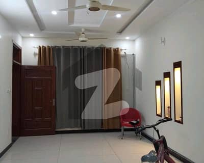 جی ۔ 15 اسلام آباد میں 7 مرلہ مکان 1.1 لاکھ میں کرایہ پر دستیاب ہے۔