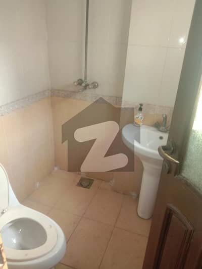 جوہر ٹاؤن فیز 1 جوہر ٹاؤن,لاہور میں 1 کمرے کا 2 مرلہ بالائی پورشن 25.0 ہزار میں کرایہ پر دستیاب ہے۔ جوہر ٹاؤن فیز 1 جوہر ٹاؤن,لاہور میں 1 کمرے کا 2 مرلہ بالائی پورشن 25.0 ہزار میں کرایہ پر دستیاب ہے۔