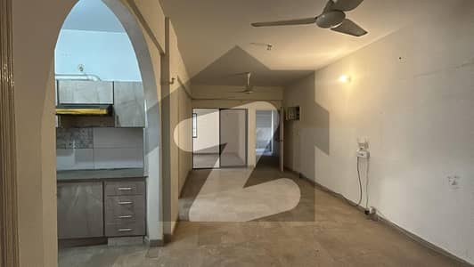 بہادر آباد گلشنِ اقبال ٹاؤن,کراچی میں 3 کمروں کا 7 مرلہ فلیٹ 2.95 کروڑ میں برائے فروخت۔