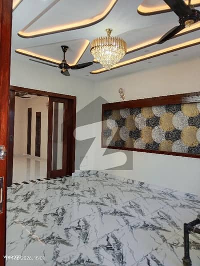 میڈیا ٹاؤن راولپنڈی میں 5 کمروں کا 6 مرلہ مکان 3.6 کروڑ میں برائے فروخت۔