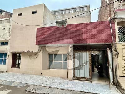 گلبرگ فیصل آباد میں 5 کمروں کا 6 مرلہ مکان 3.0 کروڑ میں برائے فروخت۔