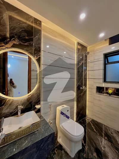 بش ایگزیکٹو ولاز ملتان میں 4 کمروں کا 5 مرلہ مکان 1.65 کروڑ میں برائے فروخت۔