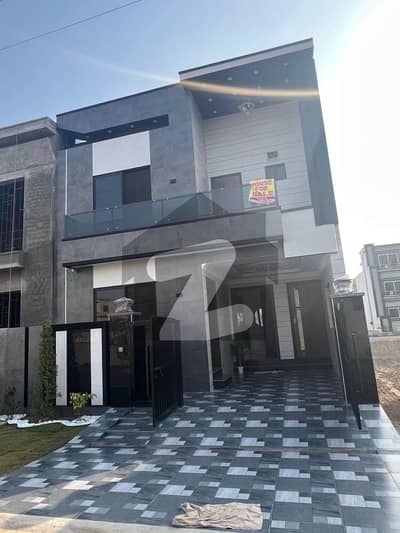 پارک ویو سٹی - ٹولپ اوورسیز پارک ویو سٹی,لاہور میں 4 کمروں کا 5 مرلہ مکان 2.3 کروڑ میں برائے فروخت۔