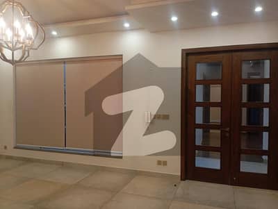 واپڈا سٹی ۔ بلاک جی واپڈا سٹی,فیصل آباد میں 5 کمروں کا 1 کنال مکان 10.5 کروڑ میں برائے فروخت۔