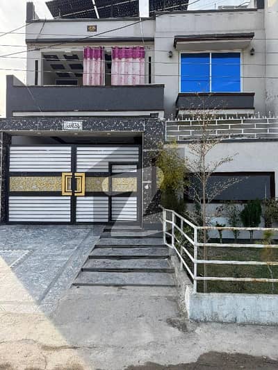 واپڈا ٹاون سیکٹر ای واپڈا ٹاؤن,پشاور میں 8 کمروں کا 7 مرلہ مکان 2.8 کروڑ میں برائے فروخت۔