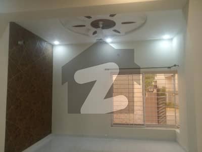 واپڈا سٹی ۔ بلاک ایل واپڈا سٹی,فیصل آباد میں 3 کمروں کا 5 مرلہ مکان 62.0 ہزار میں کرایہ پر دستیاب ہے۔