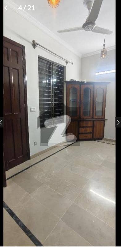 جی ۔ 13 اسلام آباد میں 4 کمروں کا 4 مرلہ مکان 1.0 لاکھ میں کرایہ پر دستیاب ہے۔