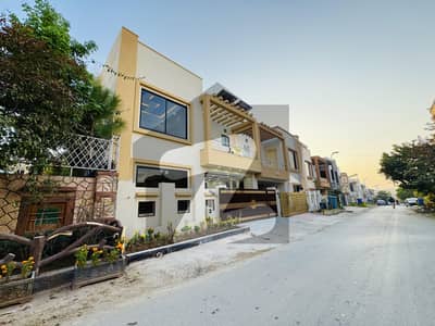 بحریہ ٹاؤن فیز 8 ۔ سفاری ویلی بحریہ ٹاؤن فیز 8,بحریہ ٹاؤن راولپنڈی,راولپنڈی میں 5 کمروں کا 5 مرلہ مکان 2.8 کروڑ میں برائے فروخت۔ بحریہ ٹاؤن فیز 8 ۔ سفاری ویلی بحریہ ٹاؤن فیز 8,بحریہ ٹاؤن راولپنڈی,راولپنڈی میں 5 کمروں کا 5 مرلہ مکان 2.8 کروڑ میں برائے فروخت۔