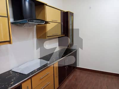 نشیمنِ اقبال فیز 2 نشیمنِ اقبال,لاہور میں 5 کمروں کا 5 مرلہ مکان 2.0 کروڑ میں برائے فروخت۔