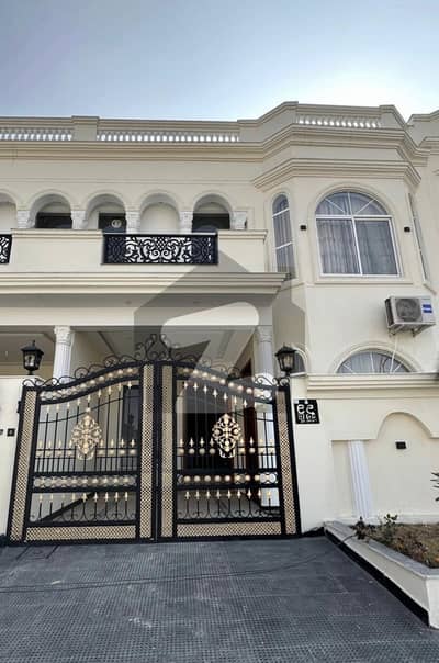 ٹیکسلا گارڈن ہاؤسنگ سکیم ٹیکسلا میں 3 کمروں کا 5 مرلہ مکان 2.3 کروڑ میں برائے فروخت۔