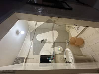 گلشن اقبال - بلاک 13-ڈی2 گلشنِ اقبال,گلشنِ اقبال ٹاؤن,کراچی میں 3 کمروں کا 6 مرلہ فلیٹ 1.3 کروڑ میں برائے فروخت۔