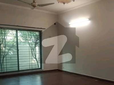This is a Six-bedroom 1 Kanal house available for Rent in Askari 10.