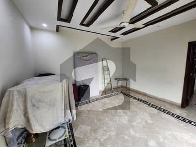 10 Marla Luxury Portion Available For Rent In Central Park